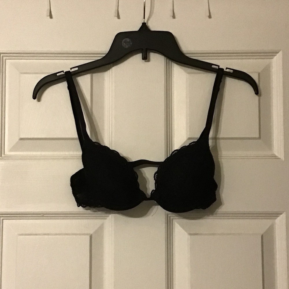 Black Intimissimi Demi bra size 34a fit is smaller